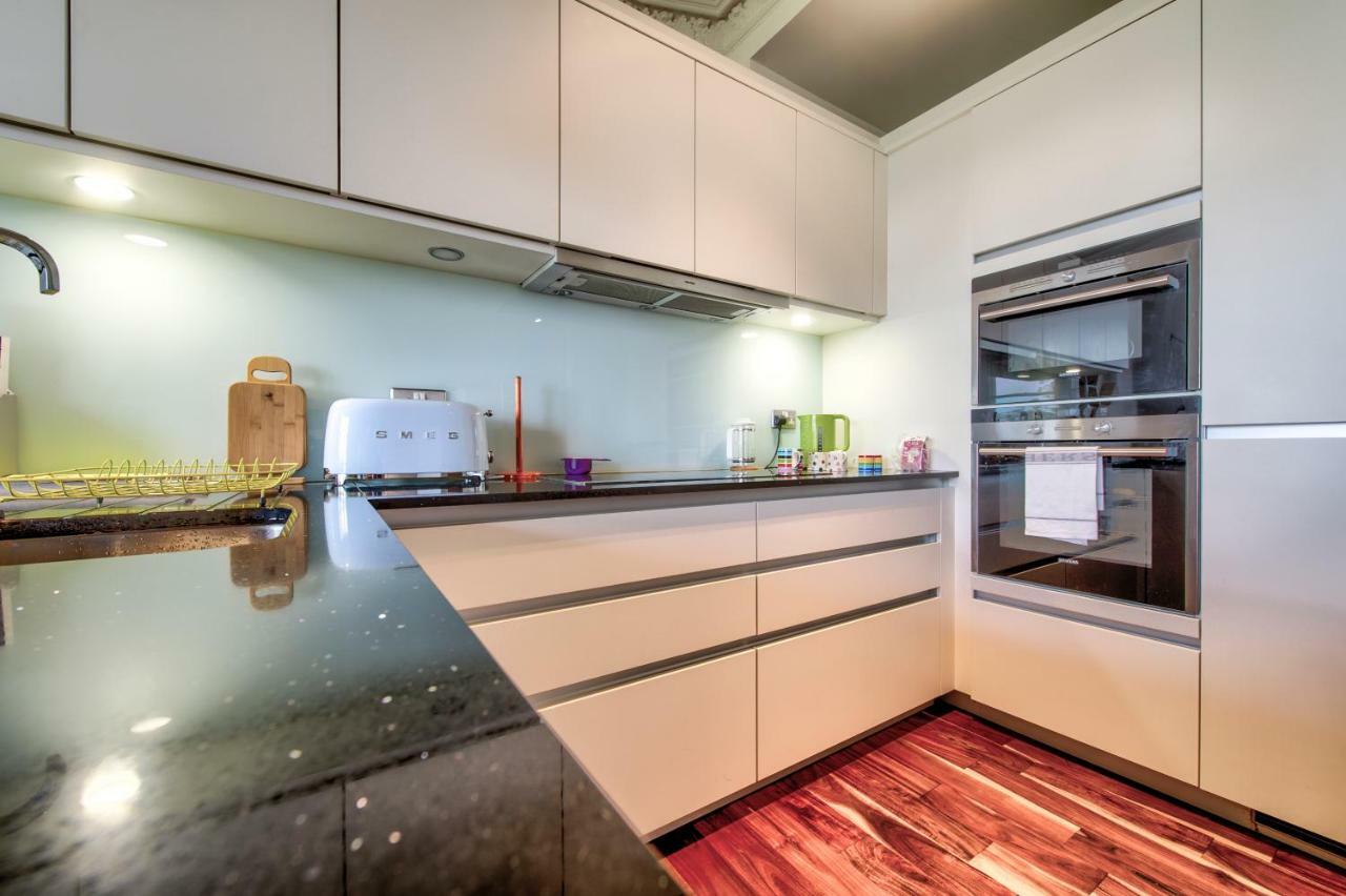 Modern Flat With Fantastic Views Edimburgo Exterior foto